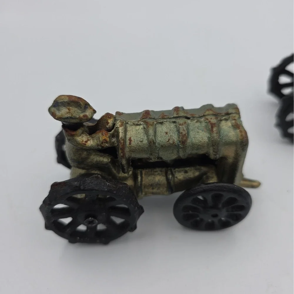 Vintage Cast Iron Tractor Small Scale 4